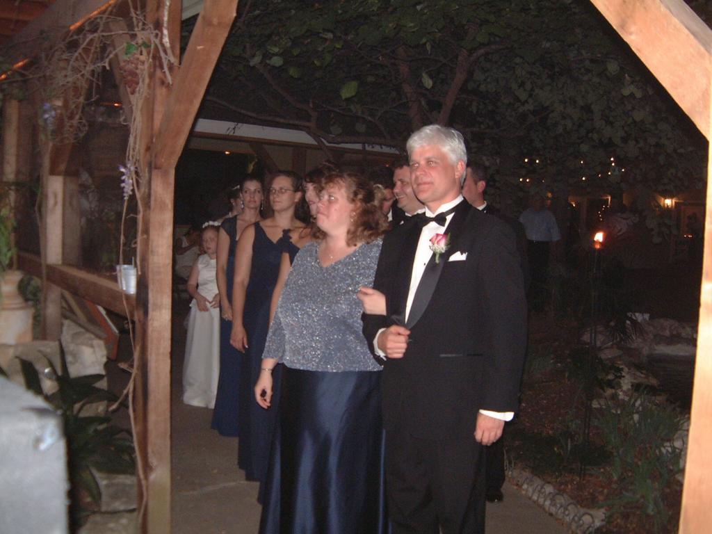 2003/10(Oct)/03(Urbik-Wedding)/1024x768_2003-10-05 20-27-09.JPG